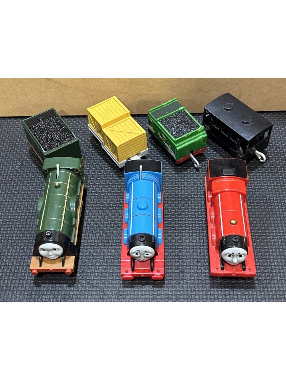 Thomas & Friends Trackmaster Motorized 3 Engines, 2 Tenders, 2 Cars | Working!